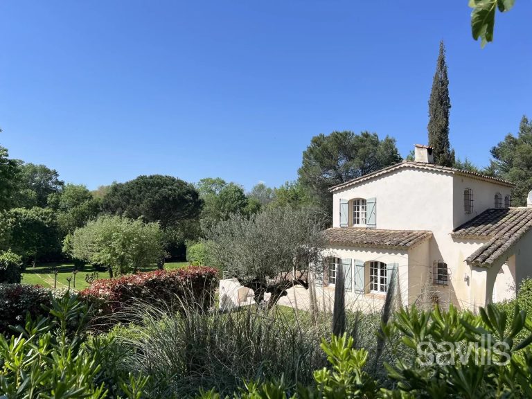 Charming villa in the heart of the countryside