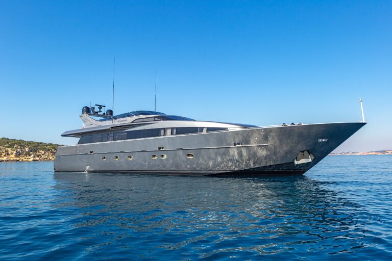 Yacht Charter – M/Y SUMMER FUN
A striking 30.2m Ad..