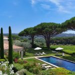 Stunning property ideally set in a private domain with views over the sea and the vineyards – Gallery 2
