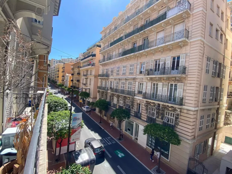 FOR SALE – MODERN 3-ROOM APARTMENT WITH TERRACE – ..