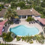 Elegant single-story stone mas – Featured