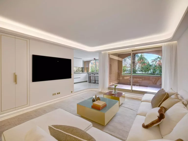 Fontvieille – Exceptional Renovated Apartment with..