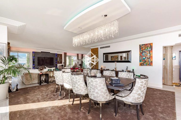 FOR SALE – EXCLUSIVE FULL-FLOOR APARTMENT IN PALAZ..