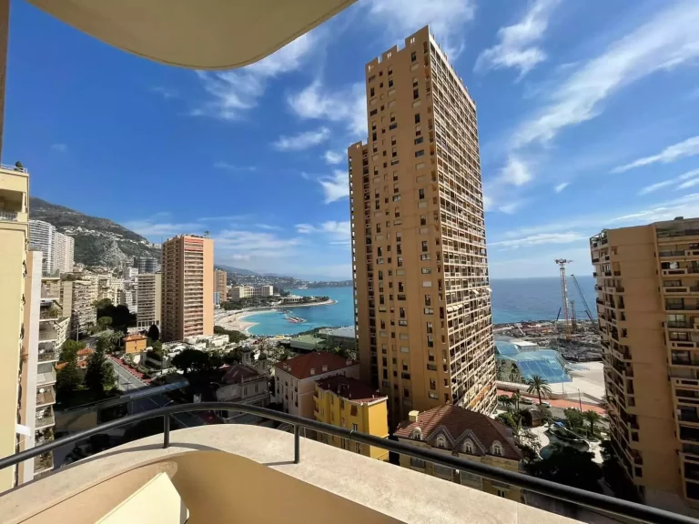 Golden Square Apartment – Sea View – Monaco
An ele..