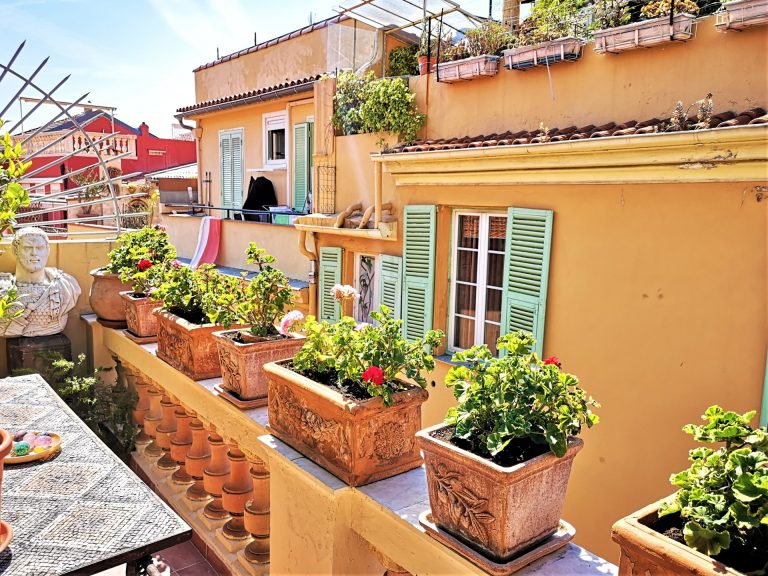 FOR SALE – PRIVATE TOWNHOUSE IN MONACO-VILLE WITH ..