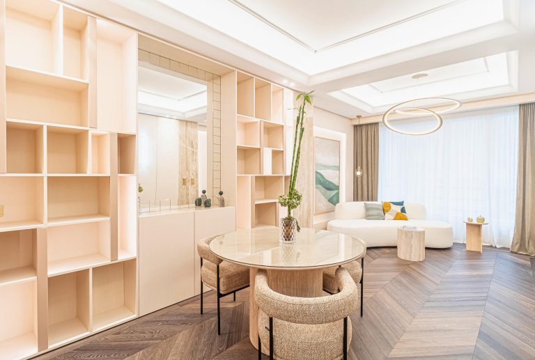 FOR SALE – MAGNIFICENT RENOVATED APARTMENT IN MONT..