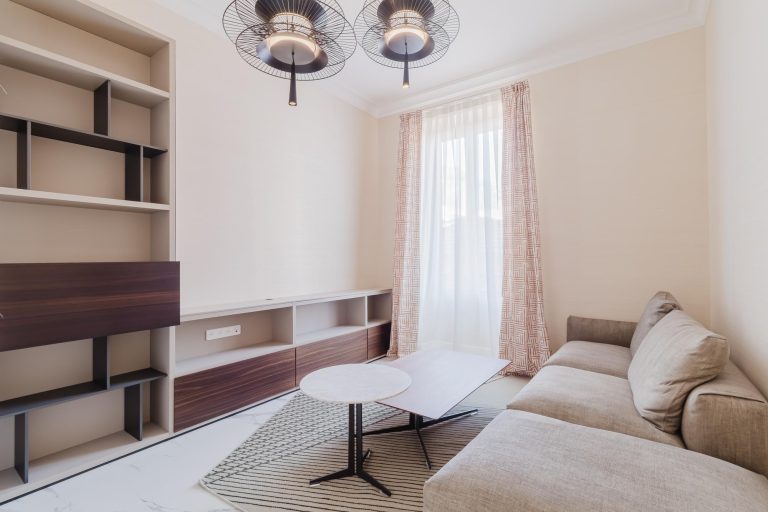 FOR SALE – RENOVATED 2-ROOM BOURGEOIS APARTMENT | ..
