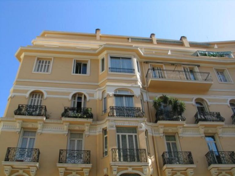 FOR SALE – ELEGANT RENOVATED 3-ROOM APARTMENT WITH..