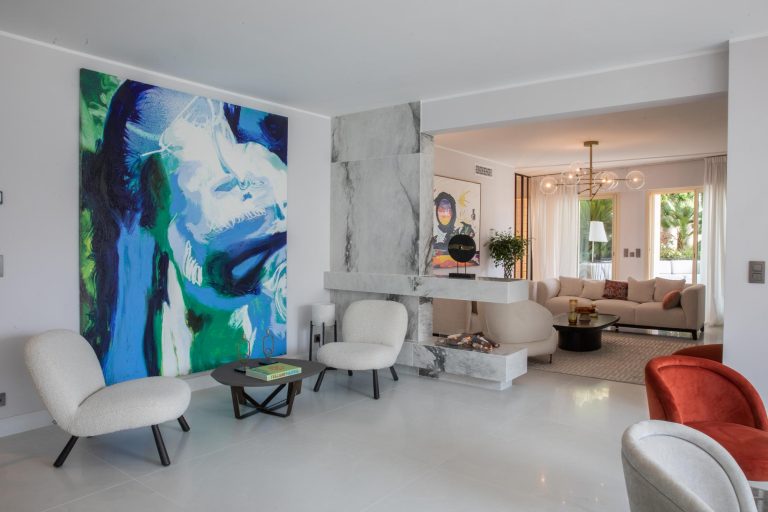 FOR SALE – SUMPTUOUS 4-ROOM APARTMENT WITH 95M² TE..