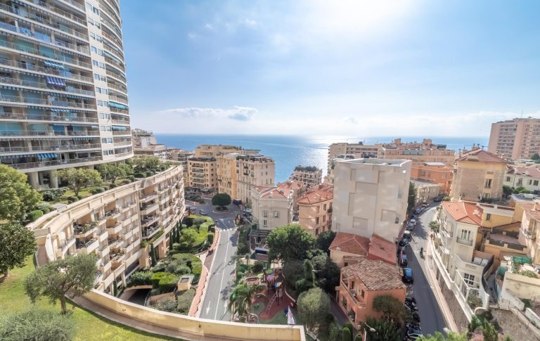 SEA VIEW FAMILY APARTMENT – SAINT ROMAN, MONACO
Pr..