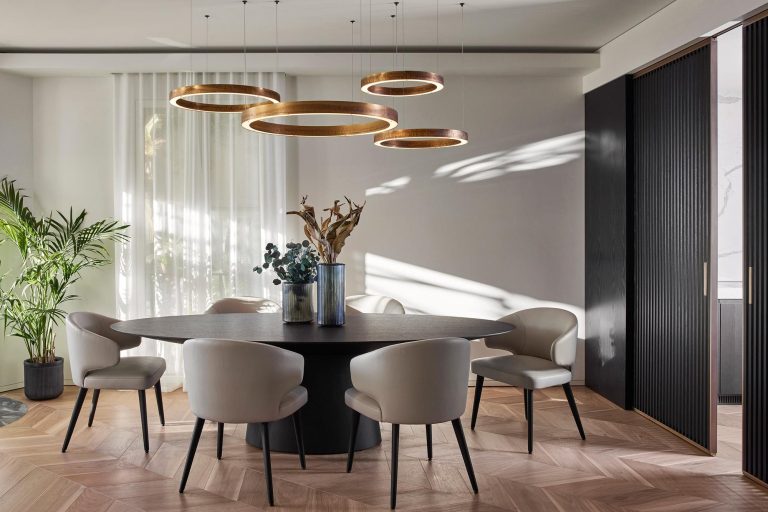 FOR SALE – LUXURIOUS FAMILY APARTMENT IN CARRÉ D’O..