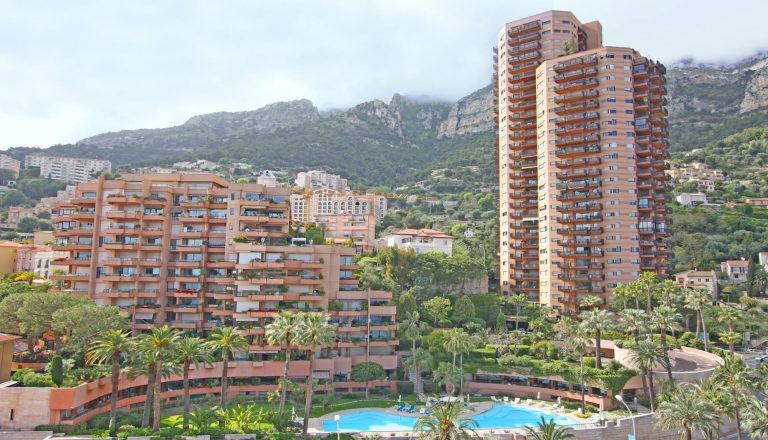 2-ROOM DUPLEX IN PARC SAINT ROMAN – LA ROUSSE
Pric..
