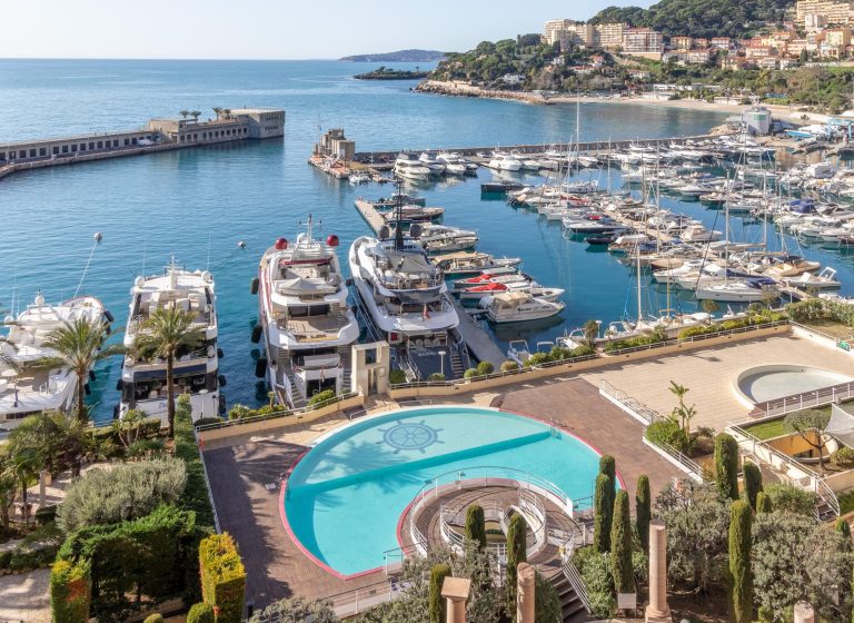 FOR SALE – EXCEPTIONAL OPPORTUNITY TO CREATE A 677..