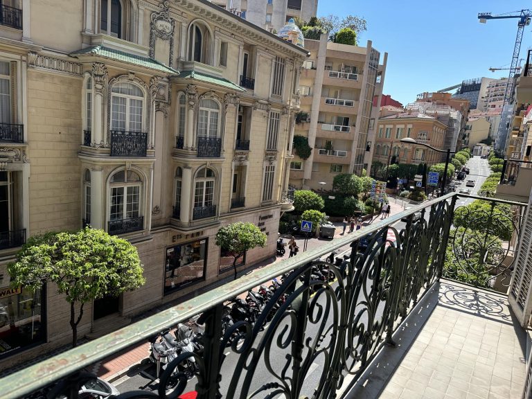 3/4-ROOM APARTMENT – LA CONDAMINE, MONACO
Price: €..