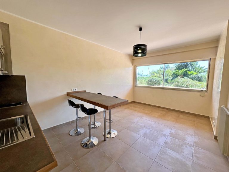 FOR RENT – STUDIO | PORT HERCULE
Location: Port, M..