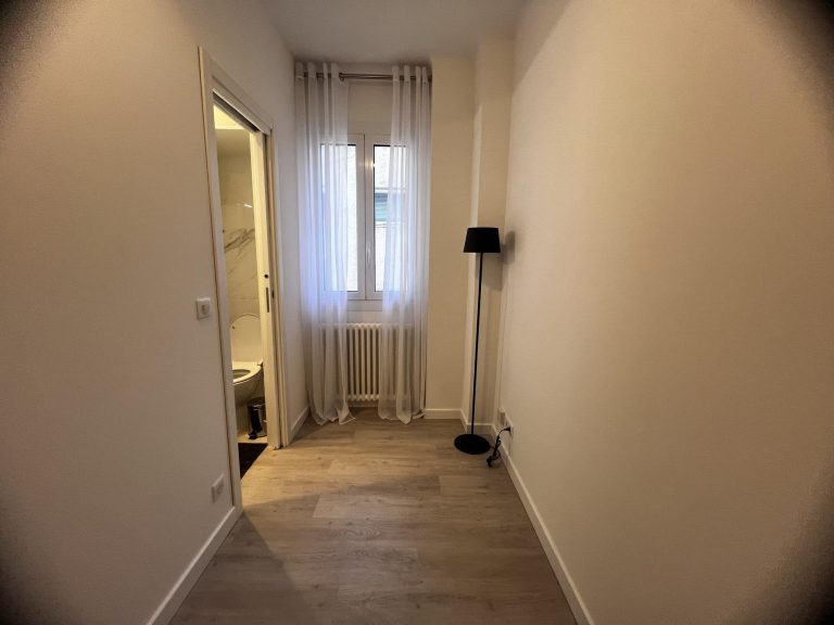 CENTRAL MAID’S ROOM – FULLY RENOVATED
Price: €495,..