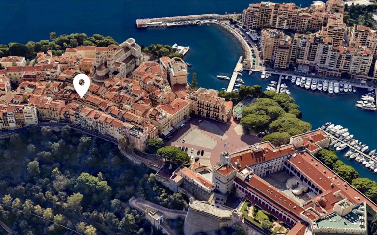 MONACO-VILLE – HISTORIC PRIVATE HOUSE WITH ROOFTOP..
