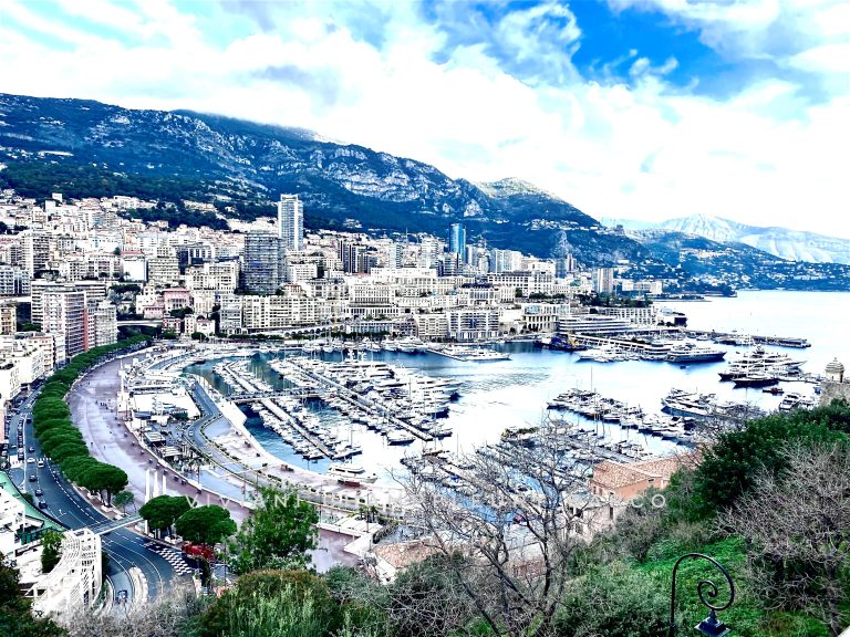 Old Town Duplex – Harbour & Palace Views
€6,650,00..