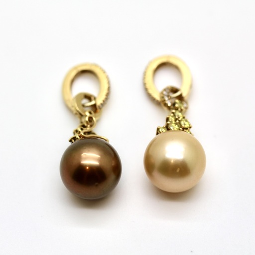 FOR SALE: Pearl Earrings with Diamonds

Model: B20..