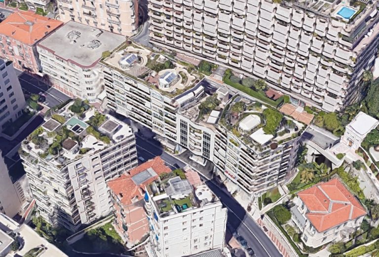 FOR SALE – EXCLUSIVE COMMERCIAL PREMISES IN LE ROC..