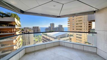 FOR SALE – EXCEPTIONAL 5-ROOM APARTMENT IN THE HEA..