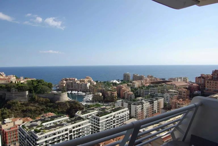 FOR SALE – JARDIN EXOTIQUE APARTMENT – 4 ROOMS WIT..