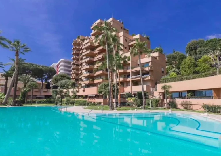 Parc Saint Roman – Spacious Loft with Sea & Pool V..