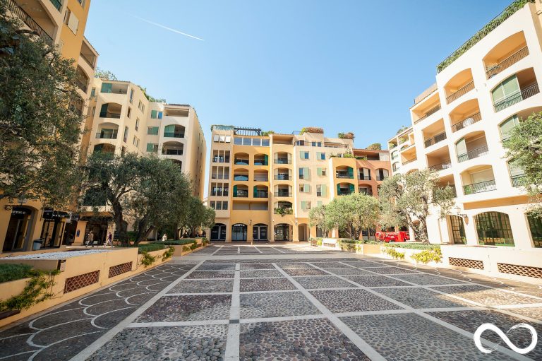 OFFICE IN LE BOTTICELLI – RENOVATED UNIT WITH GUAR..