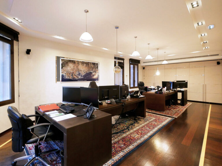 FOR SALE – MIXED USE 2-ROOM APARTMENT IN LA ROUSSE..