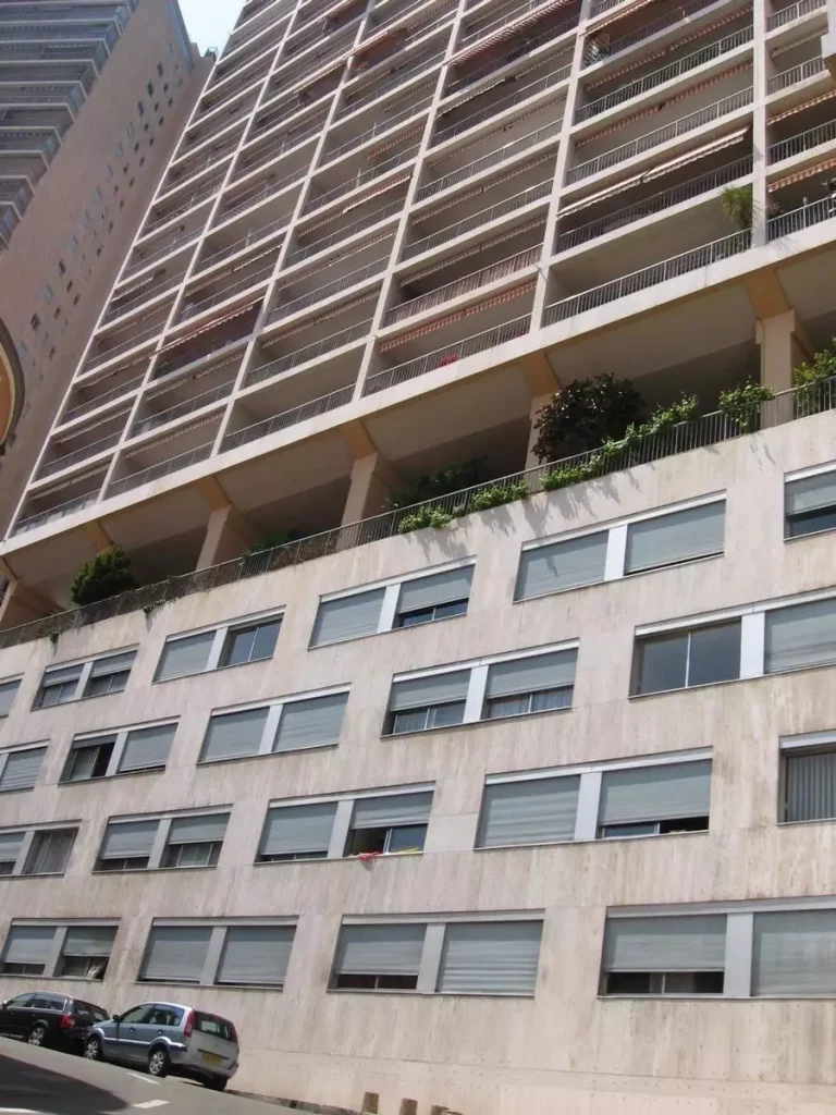 FOR SALE – LA ROUSSE APARTMENT – HIGH-FLOOR 3 ROOM..