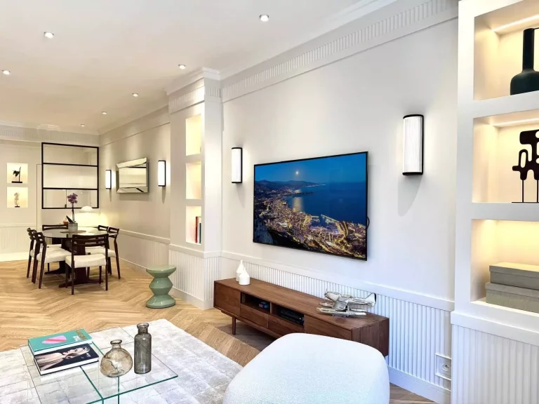 Le Victoria – Chic 4-Room Apartment in Carré d’Or
..
