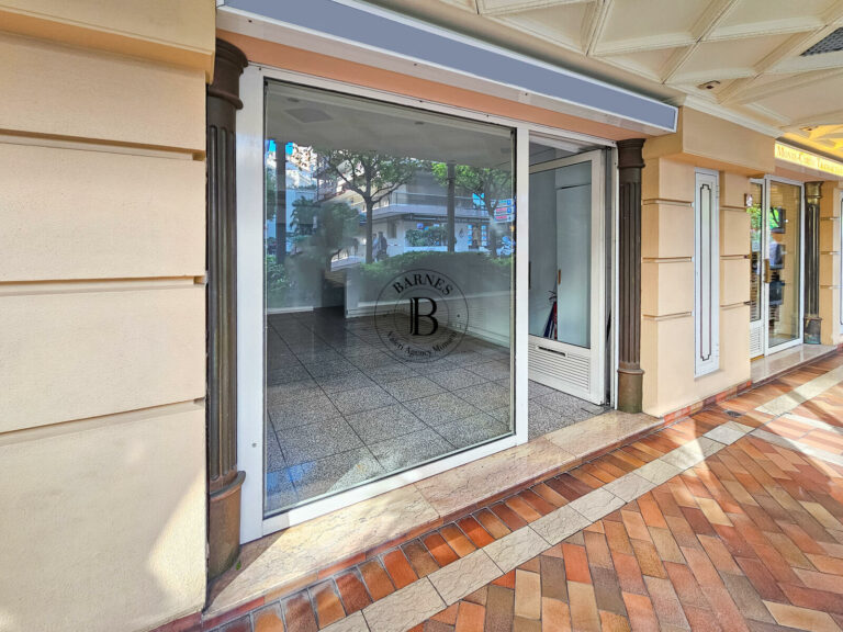 For Sale – Carré d’Or – Commercial Premises
Price:..