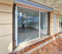 FOR RENT – OFFICE SPACE WITH WINDOW – CARRÉ D’OR, ..