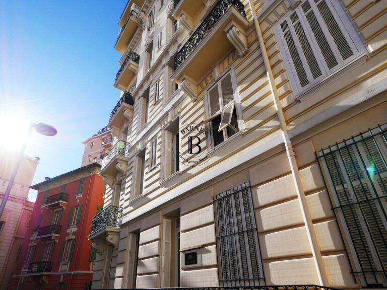 FOR SALE – MIXED USE OFFICE IN LA ROUSSE
Price: €5..