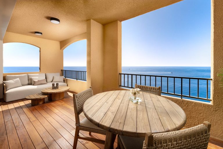 STUNNING SEA VIEW 2-BEDROOM APARTMENT – LE GRAND L..