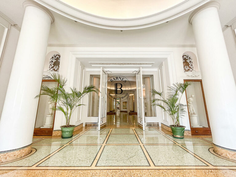 FOR SALE – LARGE 2-BEDROOM APARTMENT TO RENOVATE |..