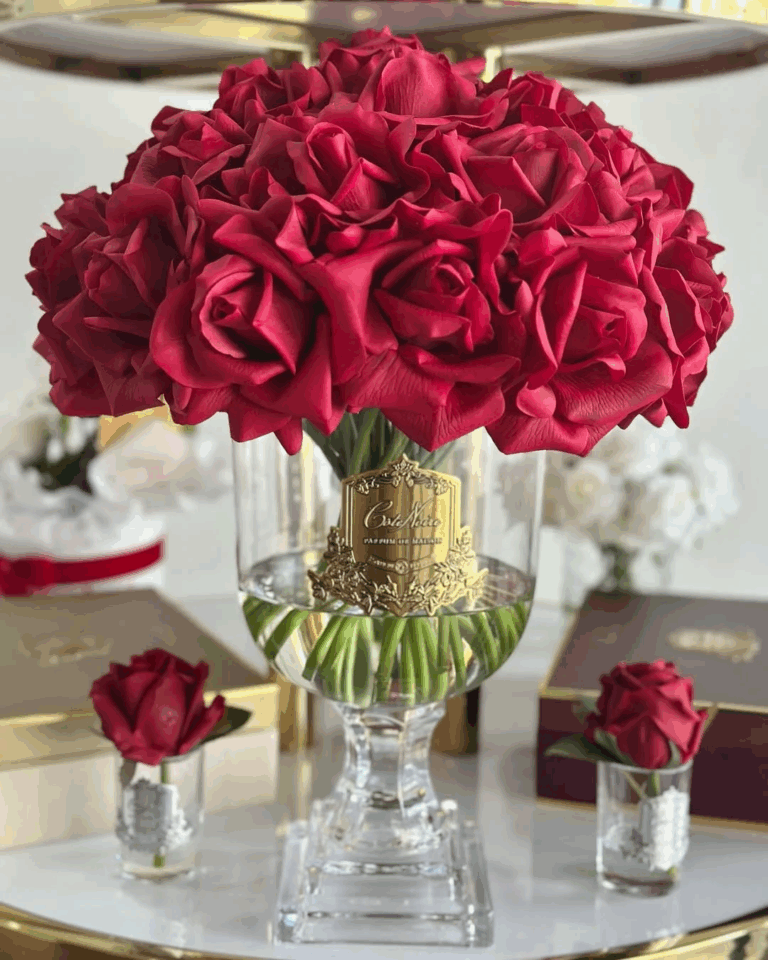 VERSAILLES ROSES MAGENTA BOUQUET

€350.00 – Taxes ..