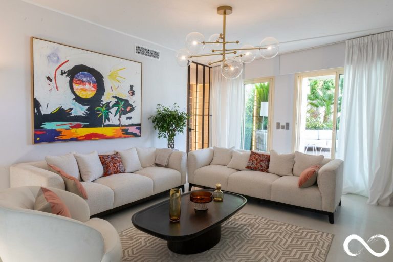 FOR SALE – FULLY RENOVATED 3-BEDROOM APARTMENT WIT..