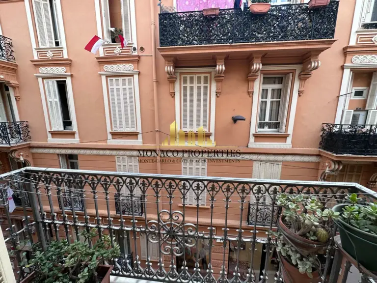 FOR SALE: MONTE-CARLO | RUE DES ROSES | 3-ROOM APA..