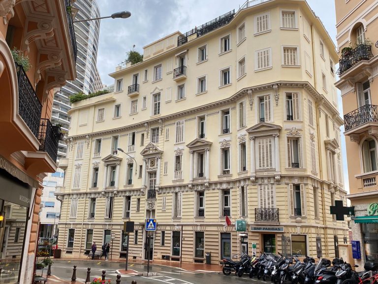 RARE PROFESSIONAL SPACE – FOR SALE / FOR RENT – LA..