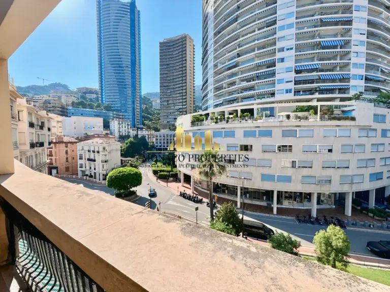 FOR SALE: LAROUSSE | CALYPSO | ELEGANT 3-ROOM APAR..
