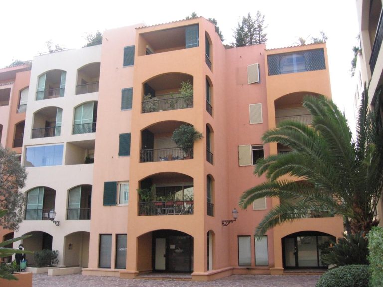 FOR SALE – MIXED-USE APARTMENT IN FONTVIEILLE
Pric..