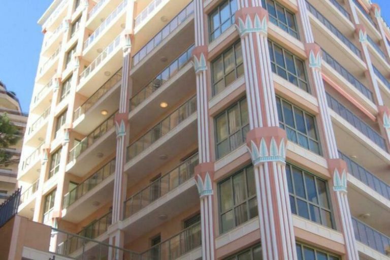 MAGNIFICENT 3-ROOM PENTHOUSE WITH ROOFTOP TERRACE ..