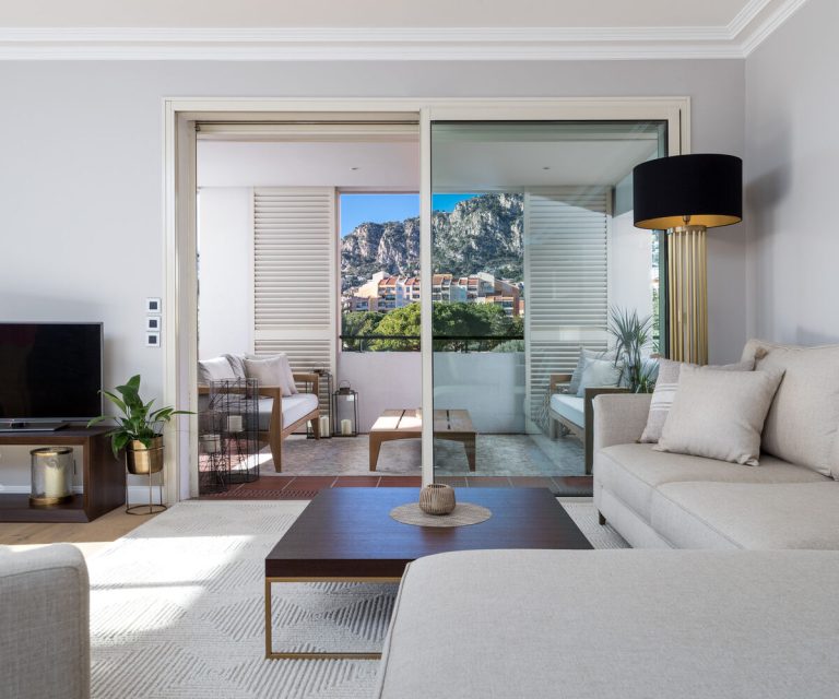 SPACIOUS RENOVATED 2-BEDROOM APARTMENT – MONTE MAR..