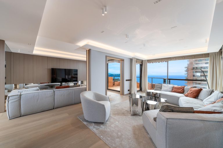 LUXURIOUS 4-BEDROOM APARTMENT – PARC SAINT ROMAN, ..