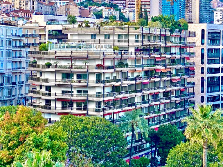 FLORALIES – ELEGANT STUDIO IN THE HEART OF CARRÉ D..