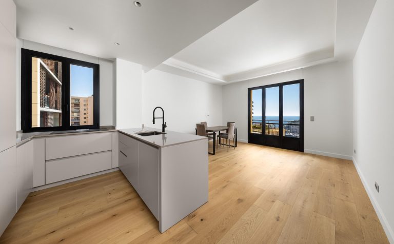 RENOVATED 2-BEDROOM WITH SEA VIEW – LE SHAKESPEARE..