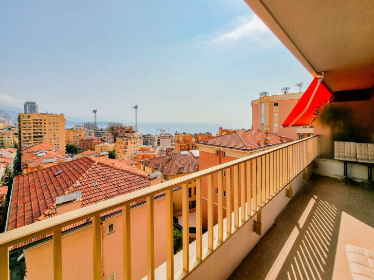 FOR SALE – 3-BEDROOM APARTMENT WITH SEA & MONACO V..