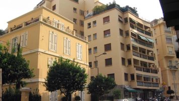 FOR SALE – RENOVATED 4-ROOM APARTMENT IN LA ROUSSE..