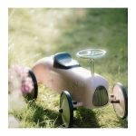 voiture-retro-roller-rose.jpg